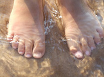 feet_in_water